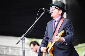 סיפור מוזר מפי Elvis Costello